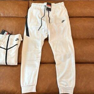 Nike Tech Fleece White Sweatpants SS24 / Joggers for Men Size Large